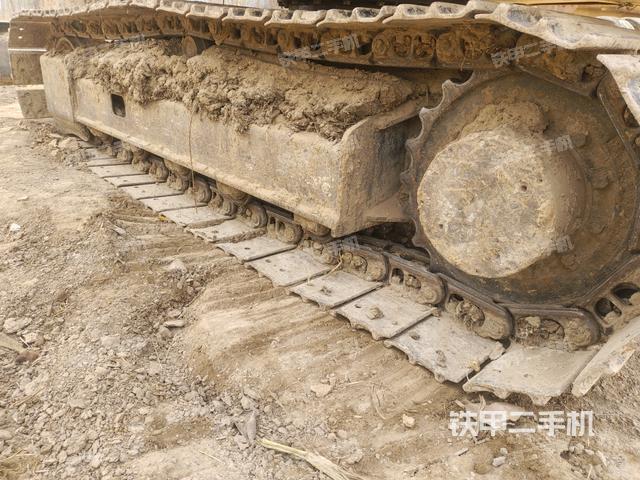 左側(cè)履帶整體?(行走機(jī)構(gòu)) 左側(cè)履帶整體?(行走機(jī)構(gòu))