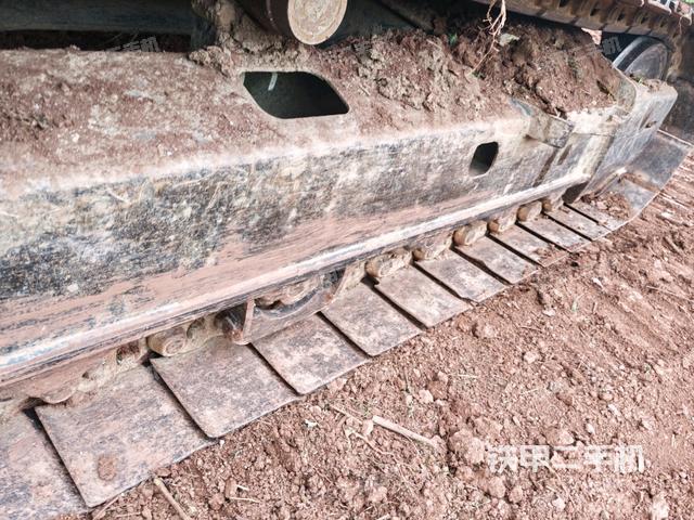 左側(cè)行走馬達蓋板(行走機構(gòu)) 左側(cè)行走馬達蓋板(行走機構(gòu))