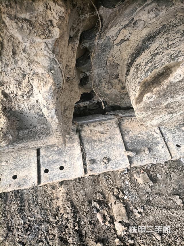 右驅(qū)動(dòng)輪（行走機(jī)構(gòu)）