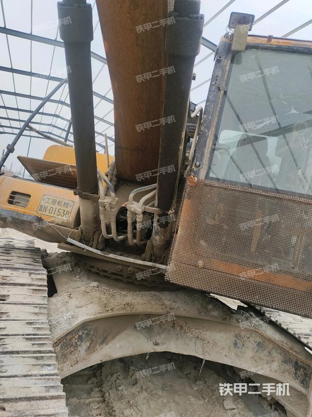 轉(zhuǎn)盤和下車架正前(工作和回轉(zhuǎn)裝置) 轉(zhuǎn)盤和下車架正前(工作和回轉(zhuǎn)裝置)