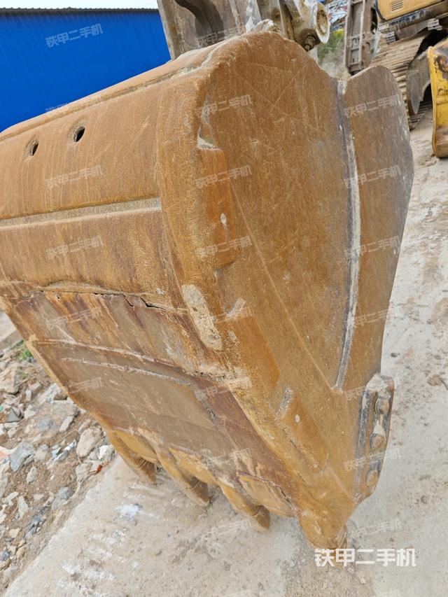 鏟斗右后整體（工作和回轉(zhuǎn)裝置）