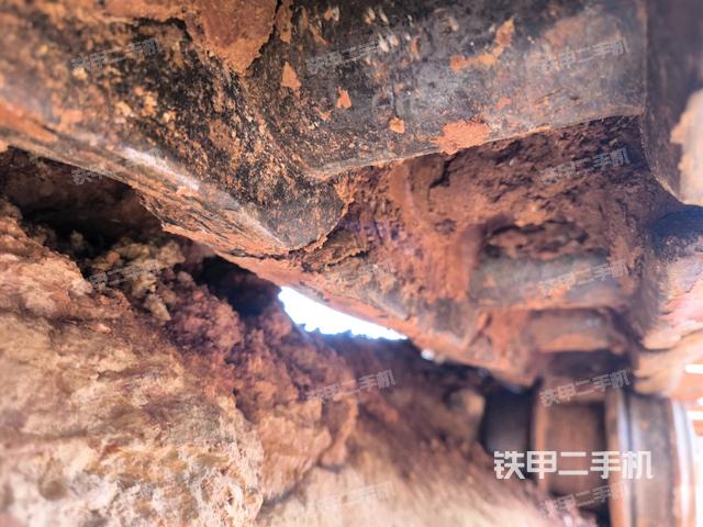 右导向轮(行走机构) 右导向轮(行走机构)