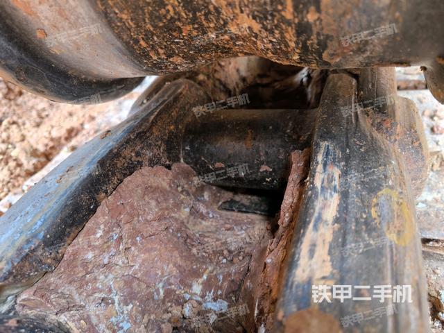 右侧履带整体(行走机构) 右侧履带整体(行走机构)