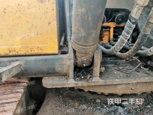 鏟斗右后整體（工作和回轉(zhuǎn)裝置）