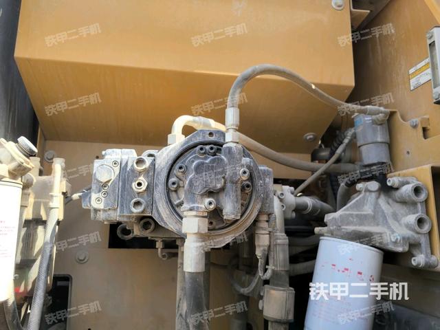 液壓泵艙室正面整體(整機(jī)外觀) 液壓泵艙室正面整體(整機(jī)外觀)