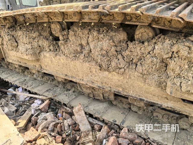 右側(cè)履帶整體（行走機(jī)構(gòu)）