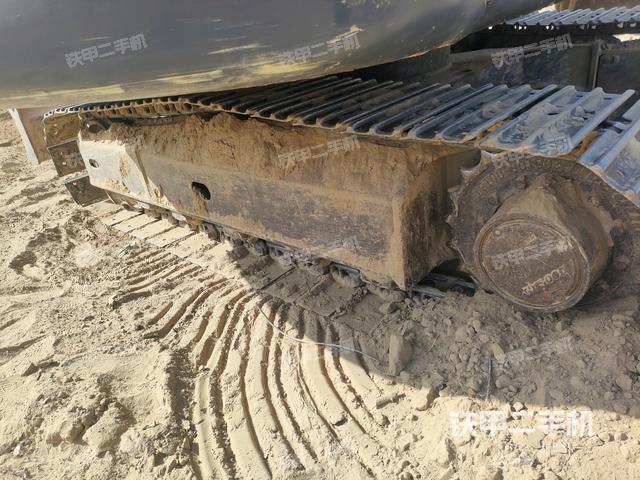 右側(cè)履帶整體?（行走機(jī)構(gòu)）