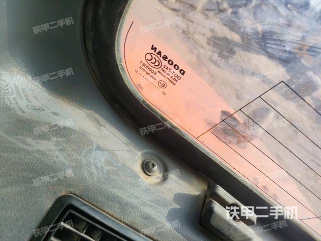 后窗玻璃角標(biāo)（駕駛室部分）