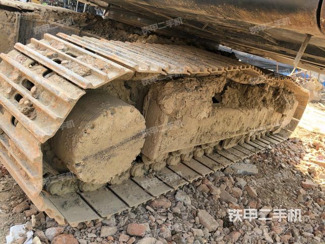 左側(cè)履帶整體?(行走機(jī)構(gòu)) 左側(cè)履帶整體?(行走機(jī)構(gòu))