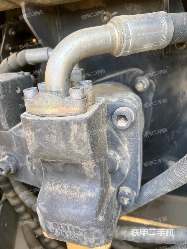 液壓泵艙室正面整體（整機(jī)外觀）