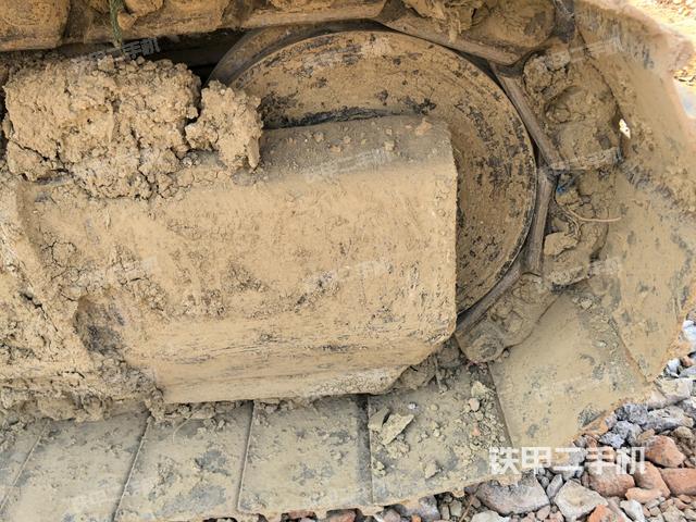 左驅(qū)動輪（行走機(jī)構(gòu)）