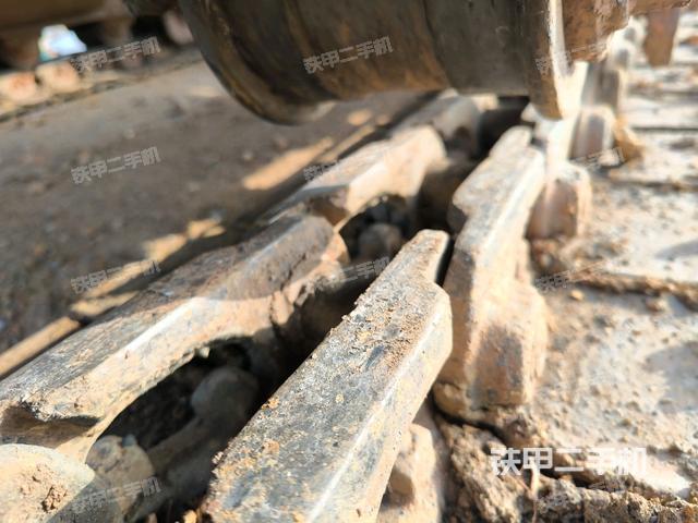 右驅(qū)動(dòng)輪（行走機(jī)構(gòu)）