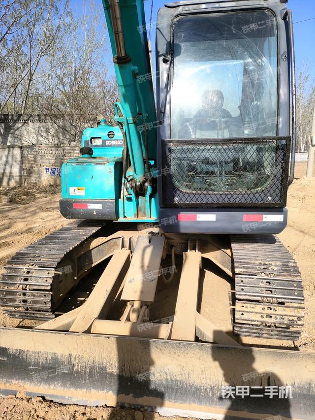 轉(zhuǎn)盤和下車架正前（工作和回轉(zhuǎn)裝置）