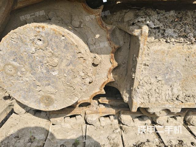 左驅(qū)動(dòng)輪（行走機(jī)構(gòu)）