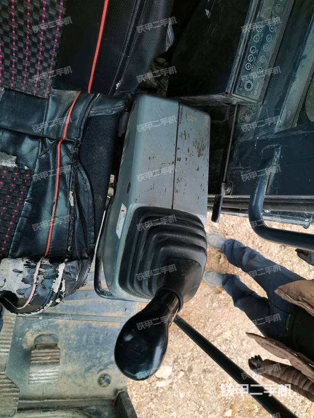 座椅左側(cè)控制臺(tái)/音響/含左手柄（駕駛室部分）