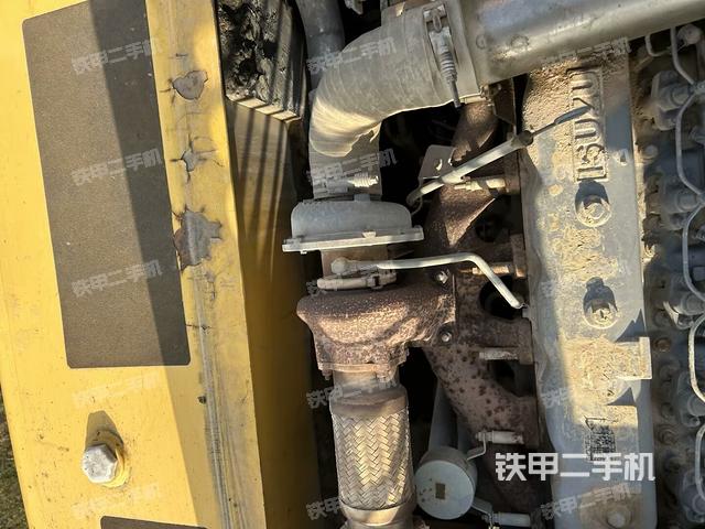 氣門(mén)室蓋螺絲特寫(xiě)（上車(chē)部件）