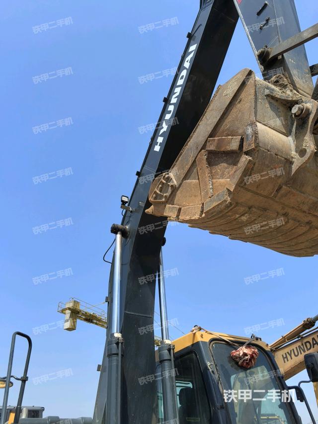 大臂整體?右側(cè)(工作和回轉(zhuǎn)裝置) 大臂整體?右側(cè)(工作和回轉(zhuǎn)裝置)