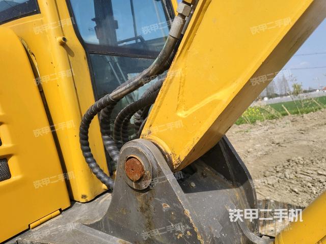 大臂根部?斜（工作和回轉(zhuǎn)裝置）