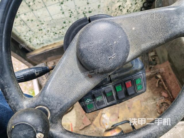 頂棚整體(駕駛室部分) 頂棚整體(駕駛室部分)