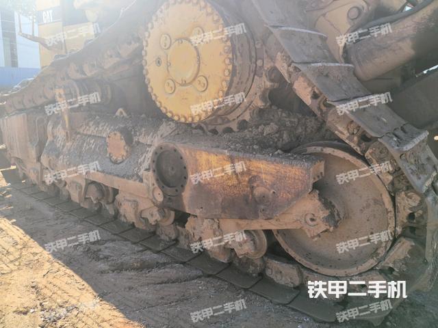松土器全景(推土機(jī)底盤及工作裝置) 松土器全景(推土機(jī)底盤及工作裝置)