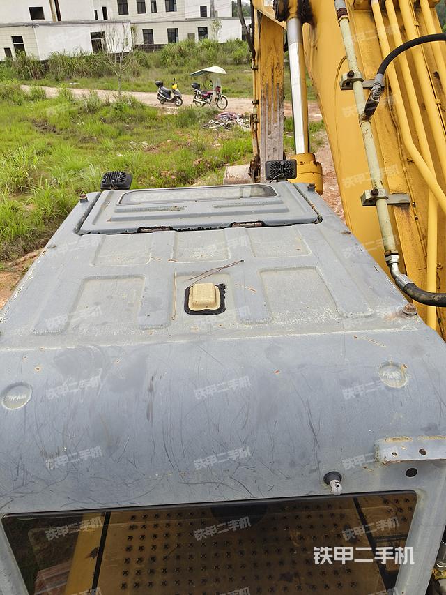 驾驶室顶部（整机外观）