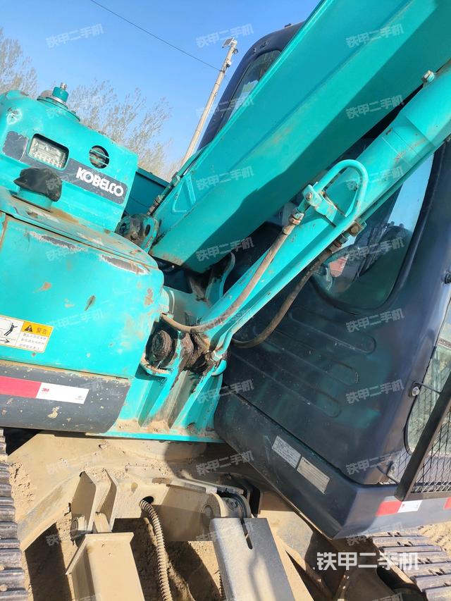 大臂根部?斜（工作和回轉(zhuǎn)裝置）