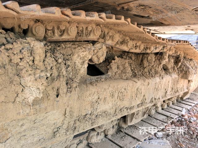 右側(cè)履帶整體(行走機(jī)構(gòu)) 右側(cè)履帶整體(行走機(jī)構(gòu))