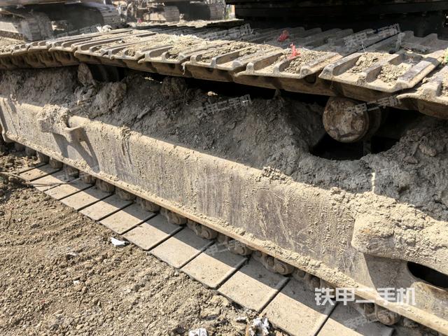 左側(cè)行走馬達蓋板（行走機構(gòu)）