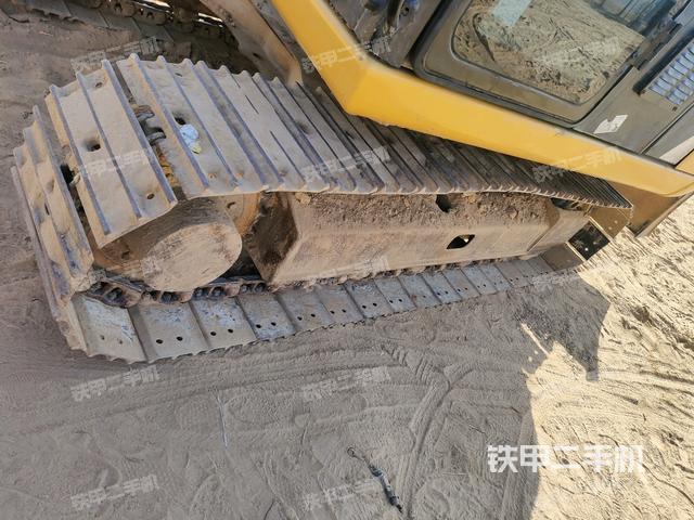 右側(cè)履帶整體?(行走機(jī)構(gòu)) 右側(cè)履帶整體?(行走機(jī)構(gòu))