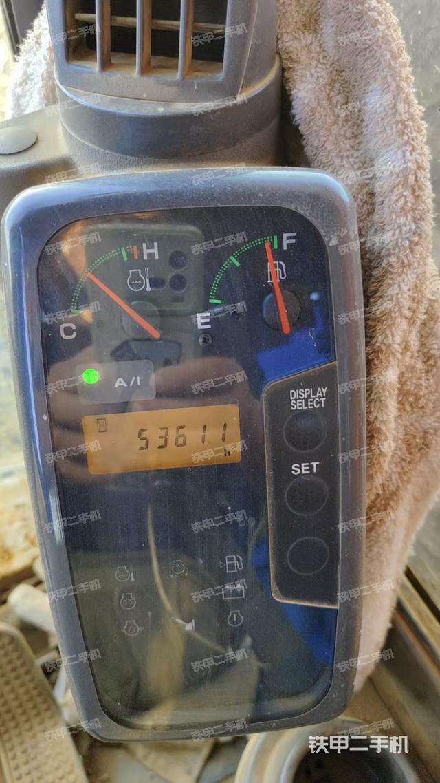 液壓泵艙室正面整體(整機(jī)外觀) 液壓泵艙室正面整體(整機(jī)外觀)