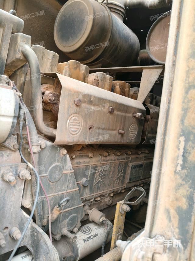 發(fā)動(dòng)機(jī)右側(cè)（整機(jī)外觀及大件）