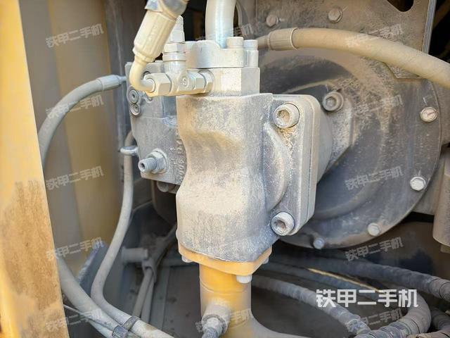 液壓泵艙室正面整體（整機(jī)外觀）