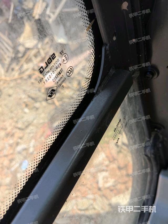 后窗玻璃角標(biāo)（駕駛室部分）