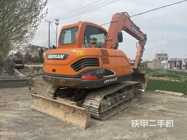 整機右后45°(整機外觀) 整機右后45°(整機外觀)