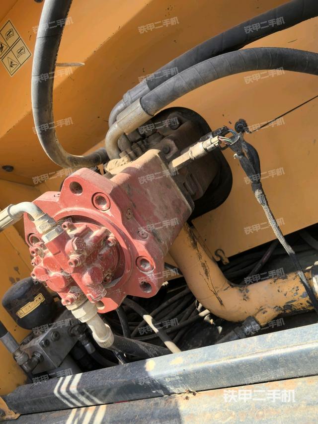 液壓泵斜45?左（大件艙室）