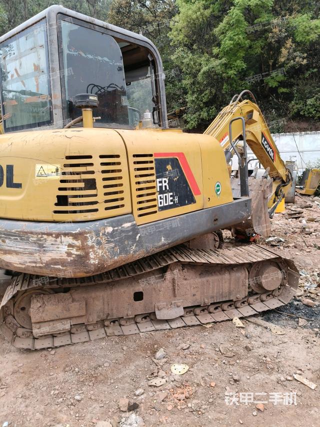 整機(jī)右后45°(整機(jī)外觀) 整機(jī)右后45°(整機(jī)外觀)