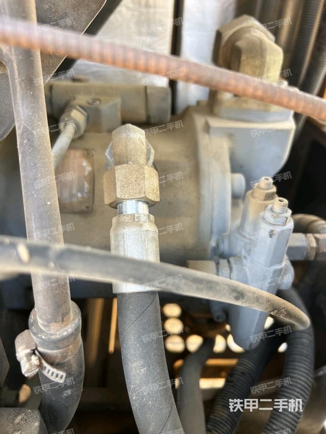 液壓泵艙室正面整體（整機(jī)外觀）