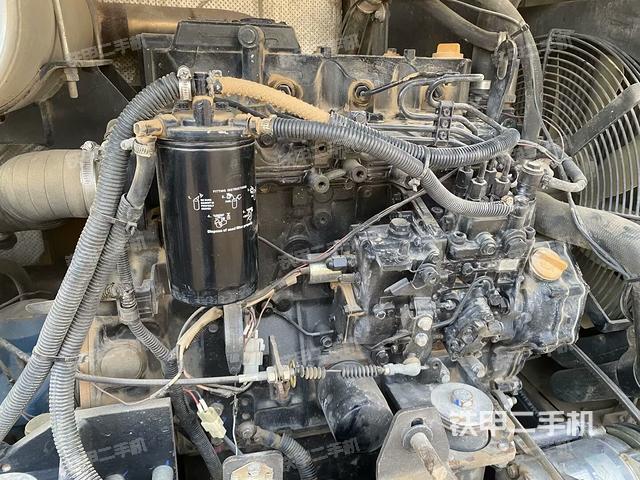 發(fā)動機整體俯視(整機外觀) 發(fā)動機整體俯視(整機外觀)