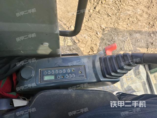 座椅左側(cè)控制臺(tái)/音響/含左手柄（駕駛室部分）