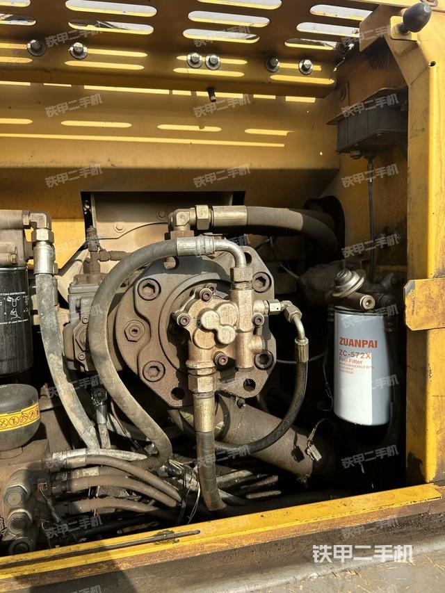 液壓泵斜45?左（大件艙室）