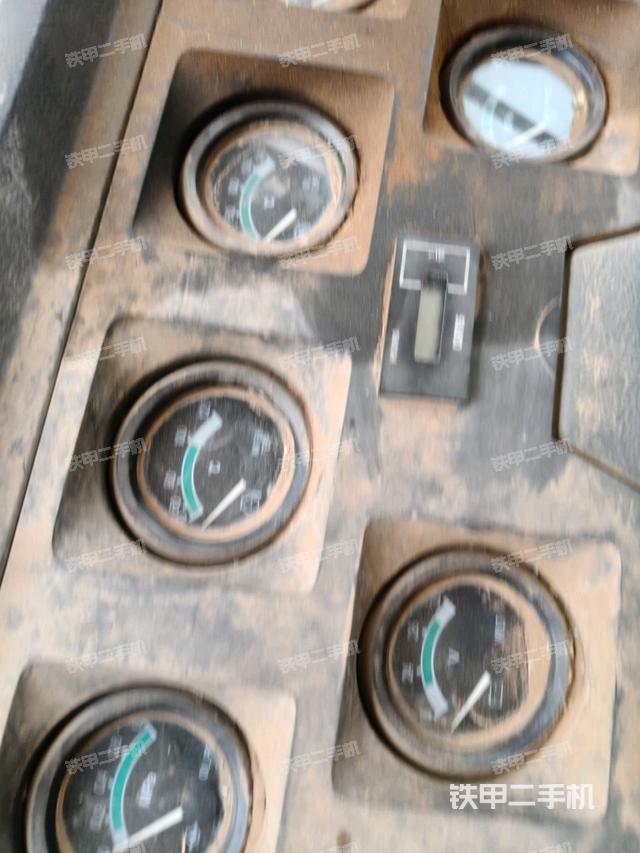 駕駛室操作臺（整機(jī)外觀及大件）