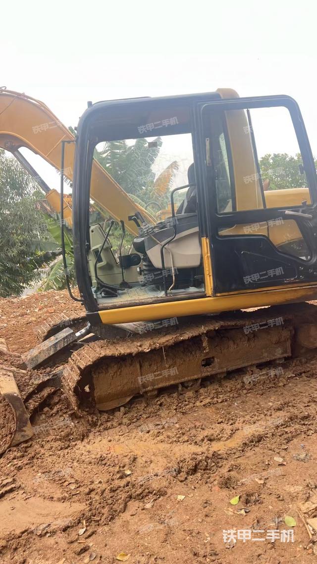 驾驶室整体（整机外观）