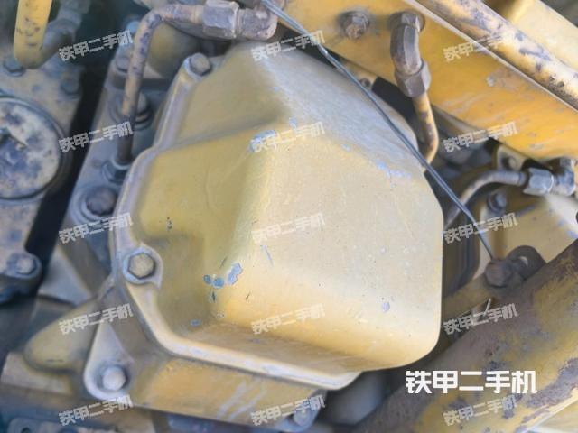 風(fēng)扇及皮帶(推土機(jī)發(fā)動(dòng)機(jī)艙) 風(fēng)扇及皮帶(推土機(jī)發(fā)動(dòng)機(jī)艙)
