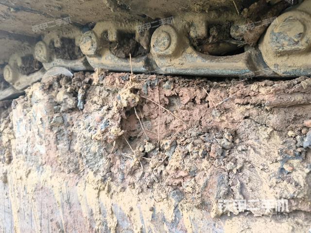 左驅(qū)動(dòng)輪（行走機(jī)構(gòu)）