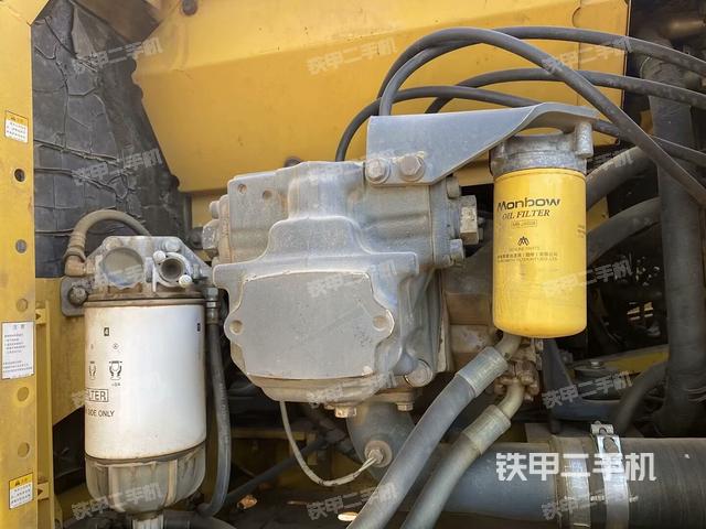 液壓泵艙室正面整體(整機(jī)外觀) 液壓泵艙室正面整體(整機(jī)外觀)