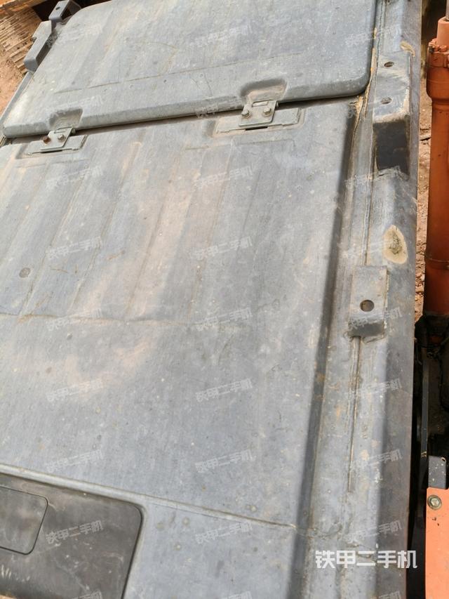 駕駛室頂部（整機外觀）