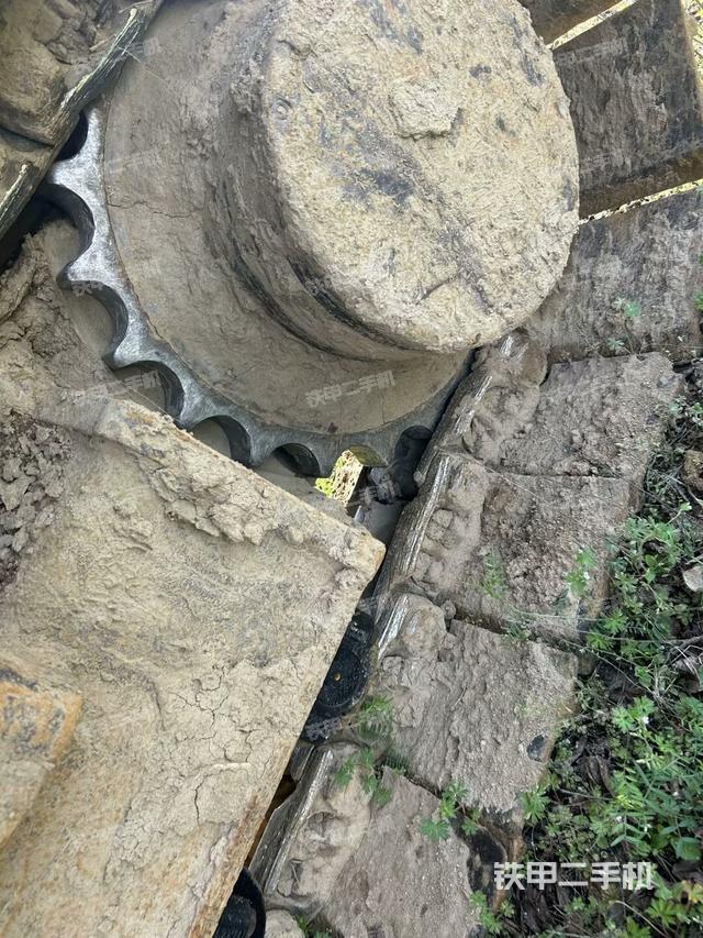 右驅(qū)動(dòng)輪（行走機(jī)構(gòu)）