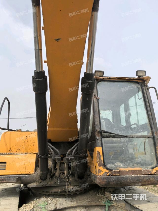 大臂油缸整體?豎拍（工作和回轉(zhuǎn)裝置）