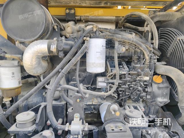 發(fā)動(dòng)機(jī)室（上車部件）