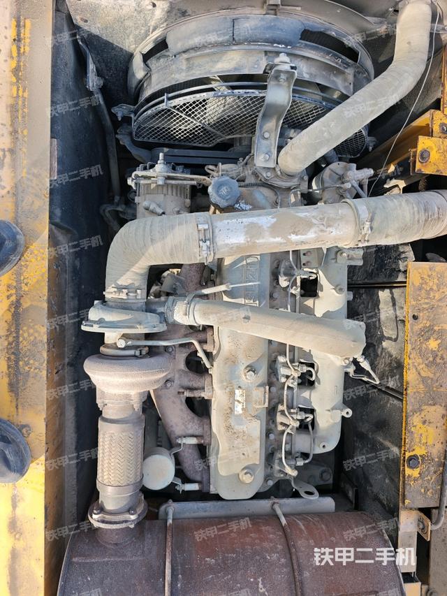 發(fā)動機(jī)整體俯視(整機(jī)外觀) 發(fā)動機(jī)整體俯視(整機(jī)外觀)